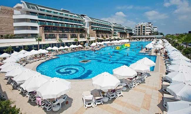 Hotel Crystal Waterworld Resort