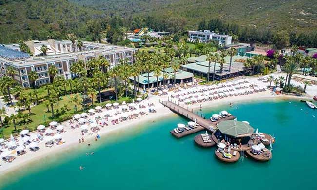 Crystal Green Bay Resort & SPA